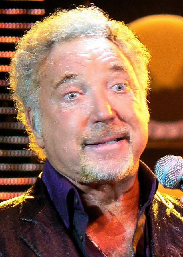 Tom_Jones_2009_10_1